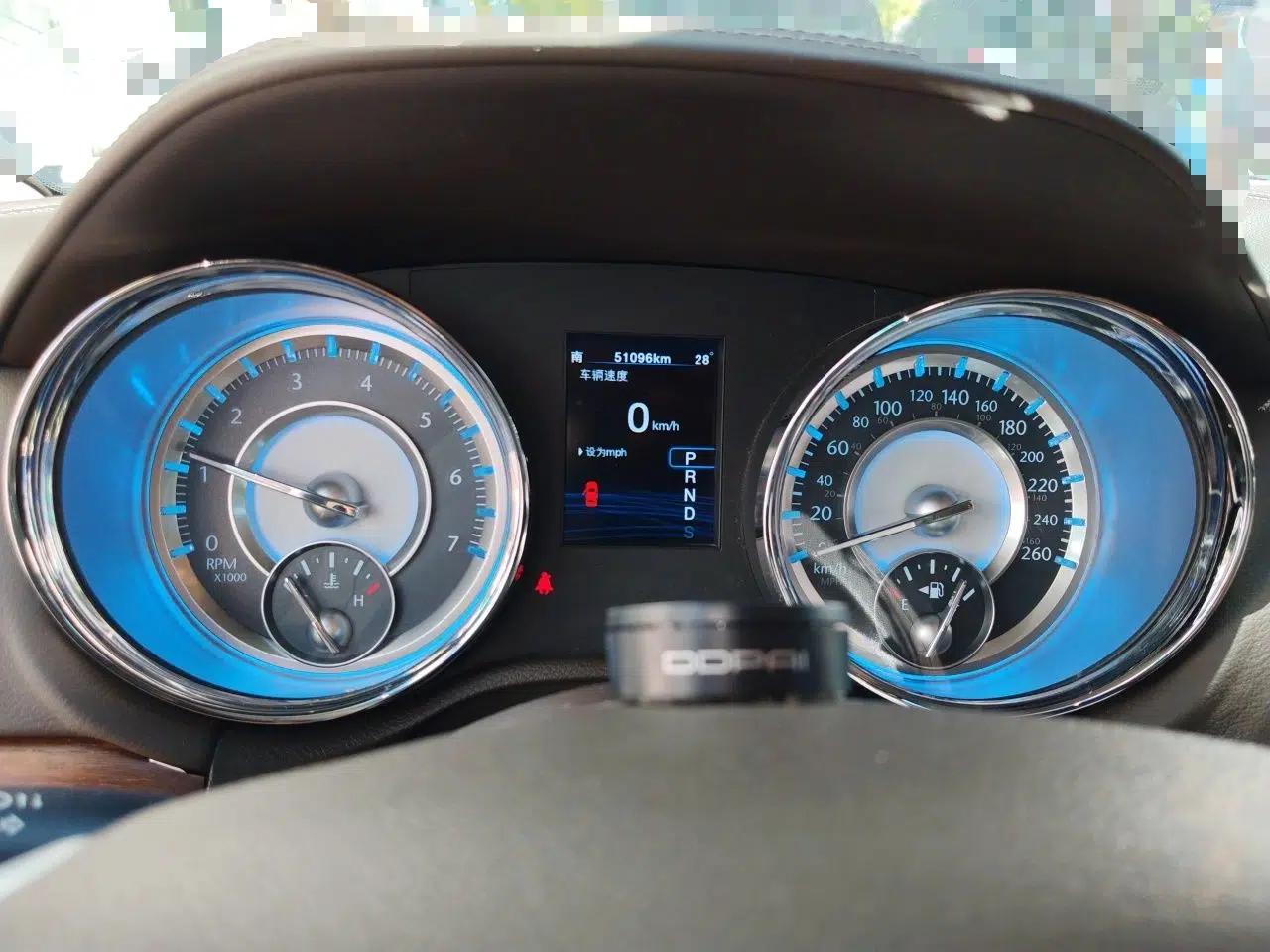 Chrysler 300C 2014 3.0L Excellence Edition — миниатюра 11