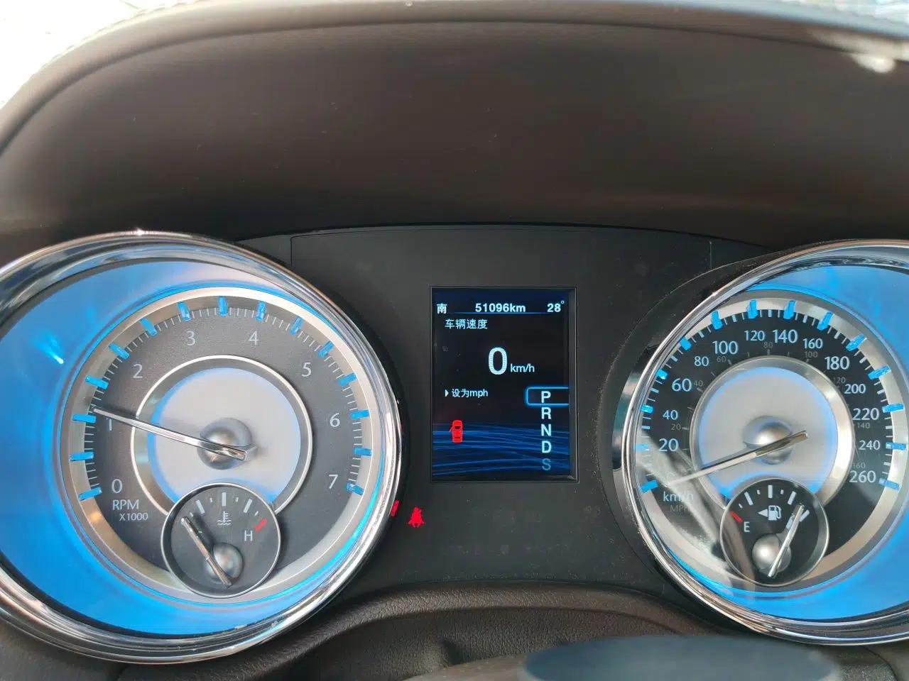 Chrysler 300C 2014 3.0L Excellence Edition — миниатюра 12