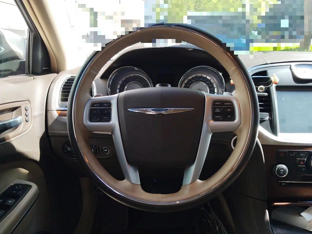Chrysler 300C 2014 3.0L Excellence Edition — миниатюра 10