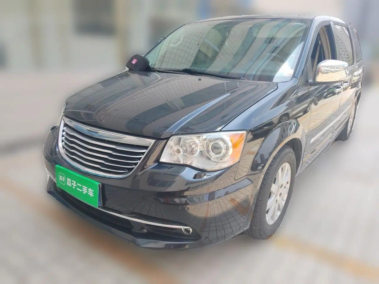 Chrysler Grand Voyager 2014 3.6L Comfort Edition — миниатюра 1