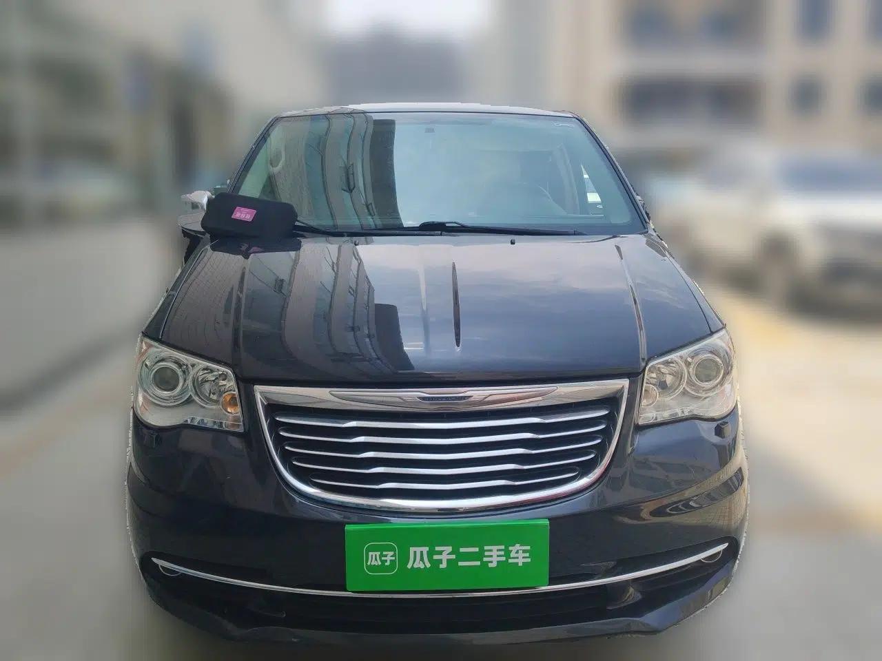 Chrysler Grand Voyager 2014 3.6L Comfort Edition — миниатюра 2