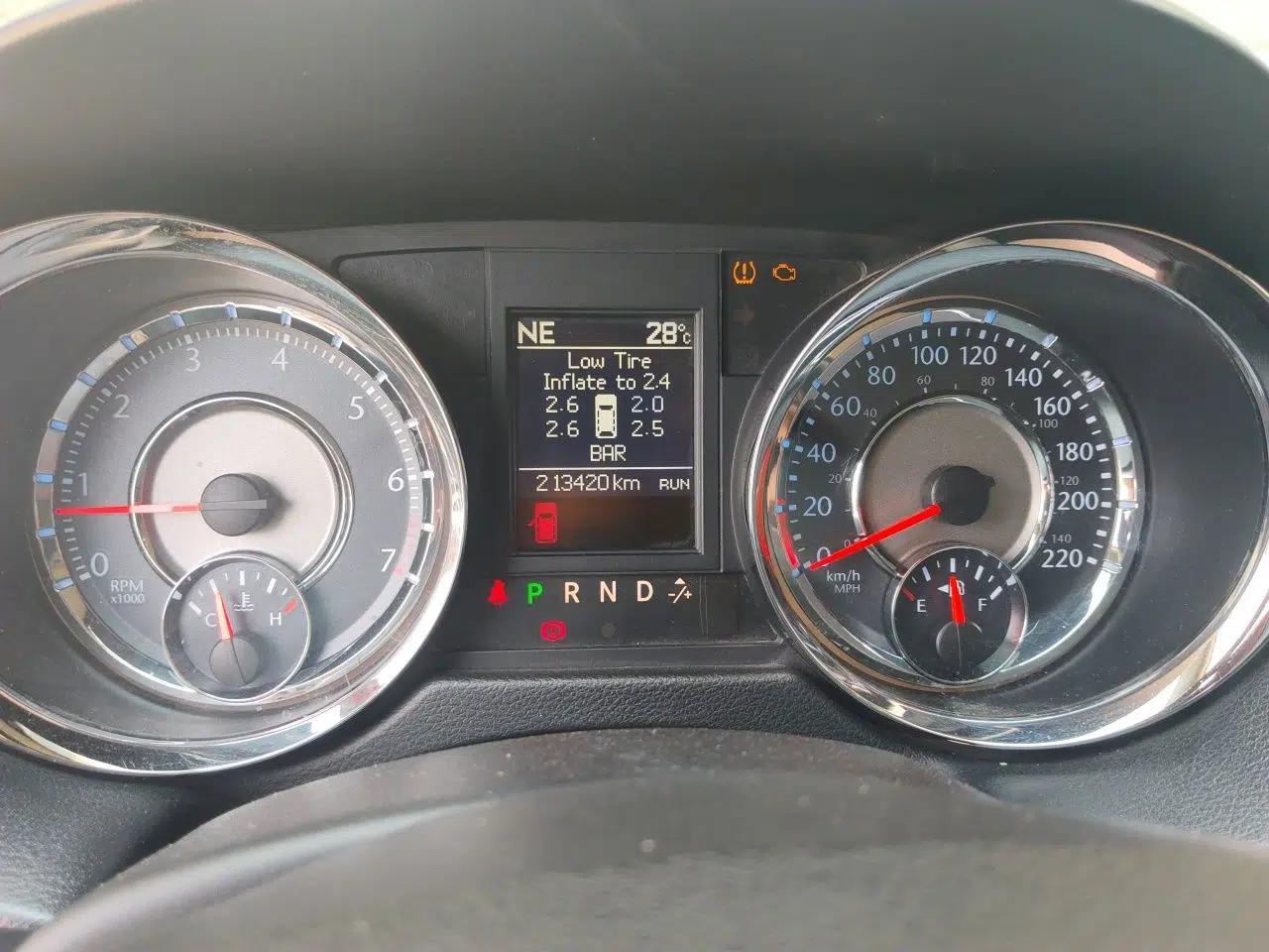 Chrysler Grand Voyager 2014 3.6L Comfort Edition — миниатюра 12