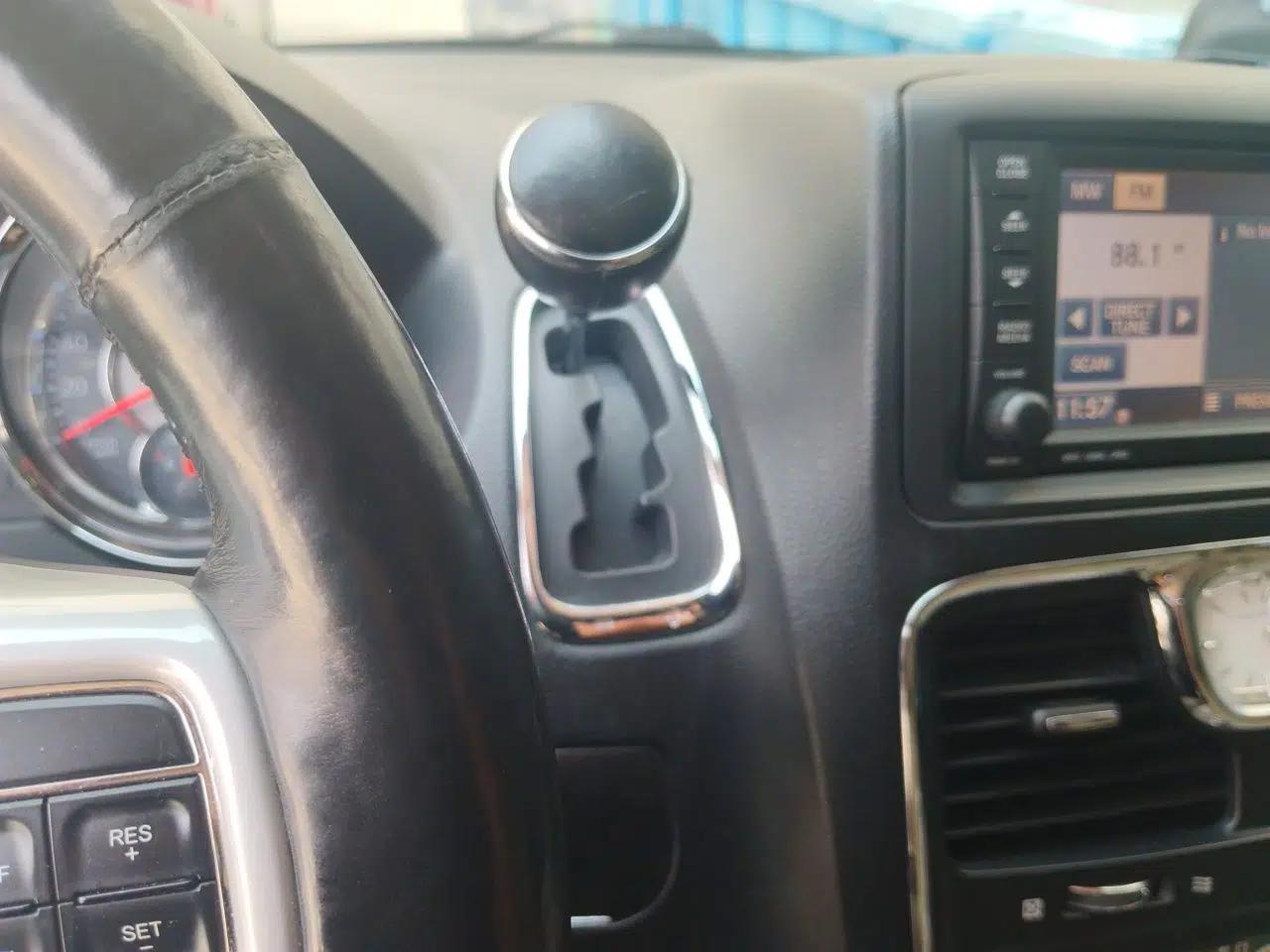 Chrysler Grand Voyager 2014 3.6L Comfort Edition — миниатюра 14