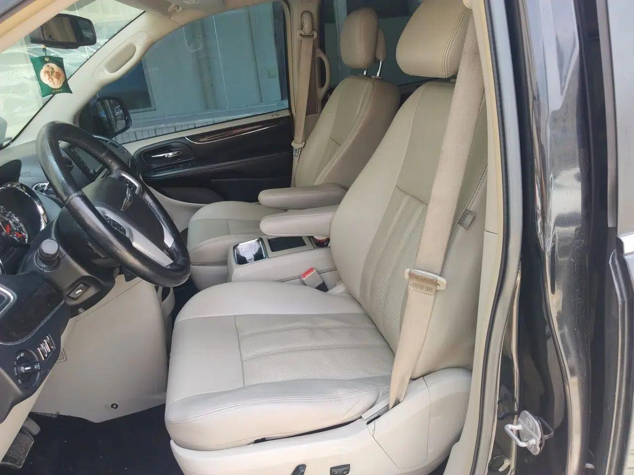 Chrysler Grand Voyager 2014 3.6L Comfort Edition — миниатюра 15
