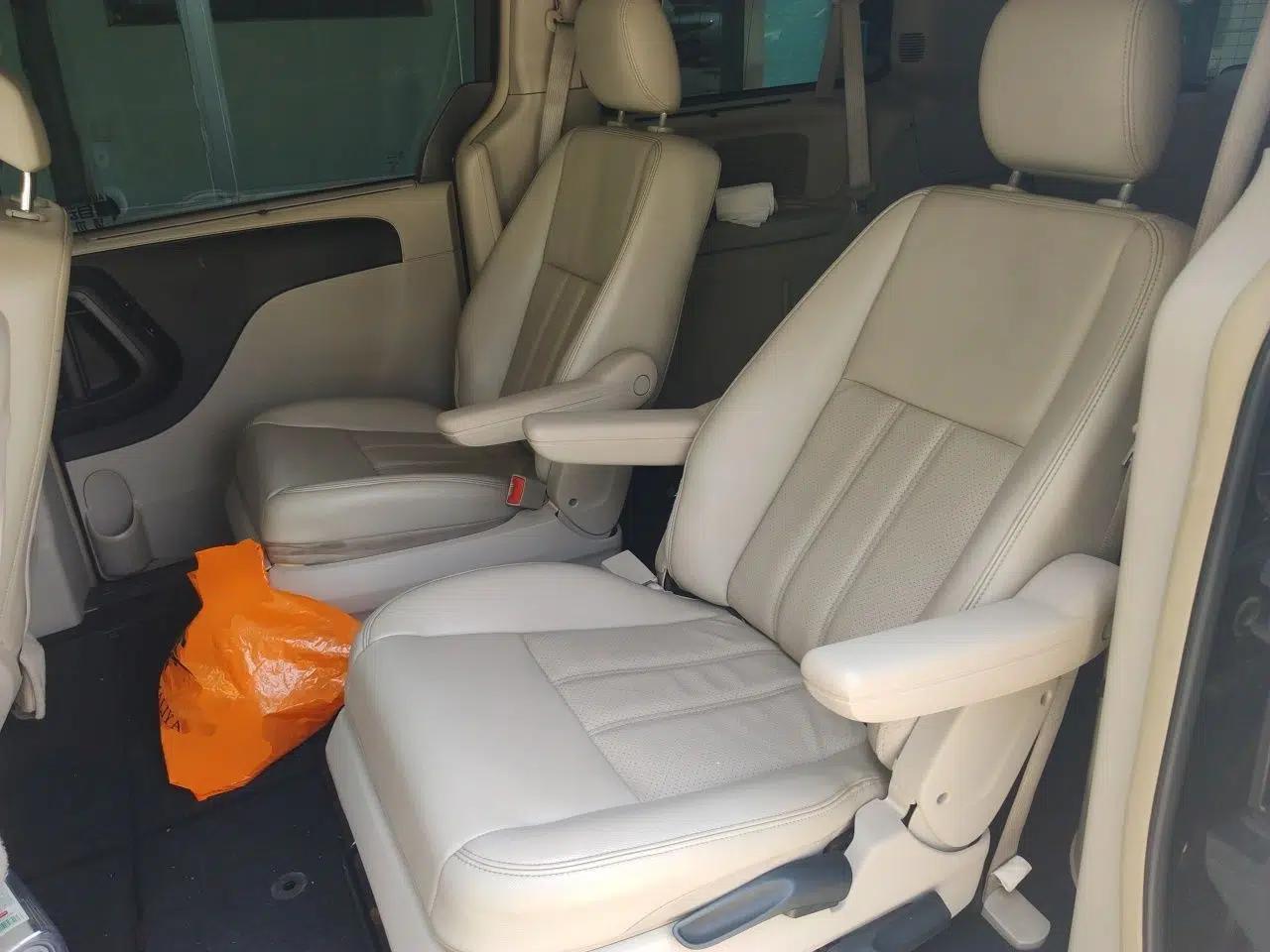 Chrysler Grand Voyager 2014 3.6L Comfort Edition — миниатюра 17