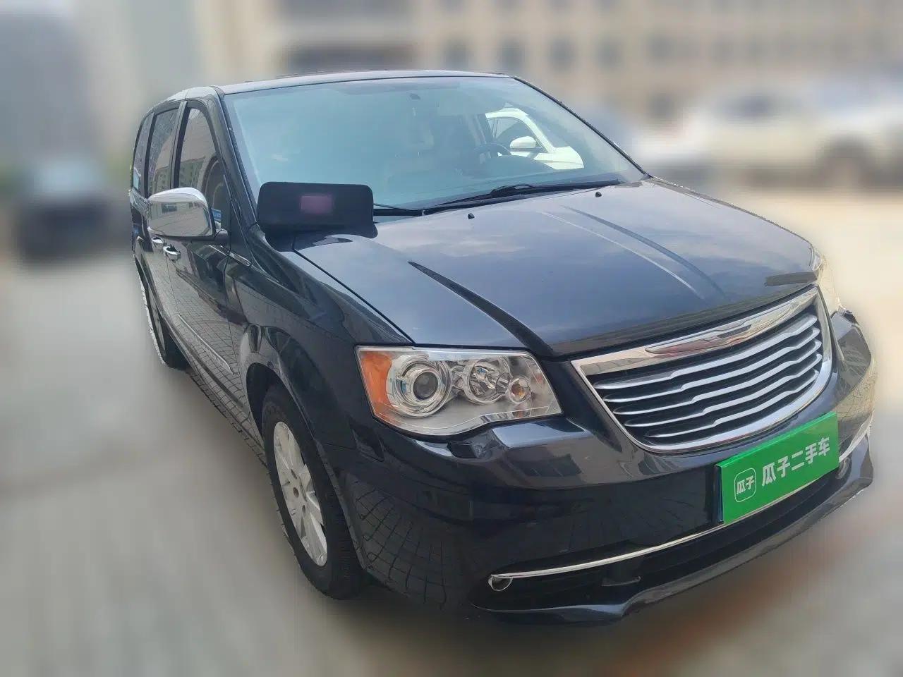 Chrysler Grand Voyager 2014 3.6L Comfort Edition — миниатюра 3