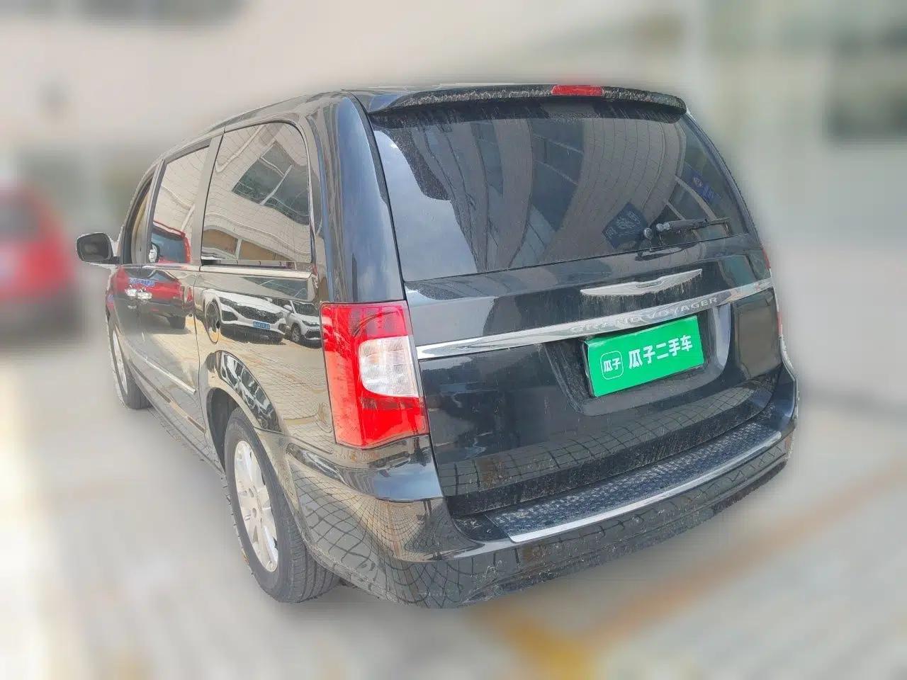 Chrysler Grand Voyager 2014 3.6L Comfort Edition — миниатюра 4