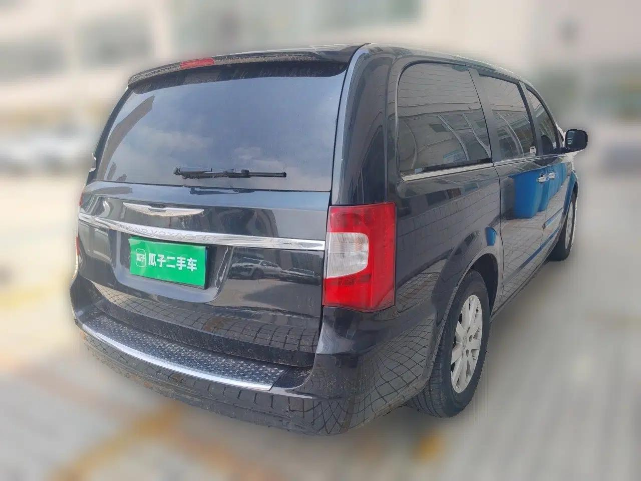 Chrysler Grand Voyager 2014 3.6L Comfort Edition — миниатюра 6