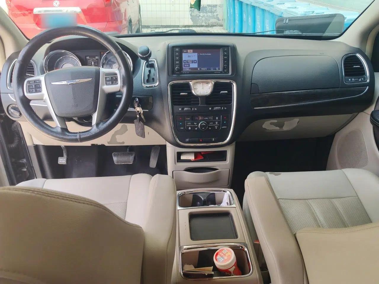 Chrysler Grand Voyager 2014 3.6L Comfort Edition — миниатюра 9