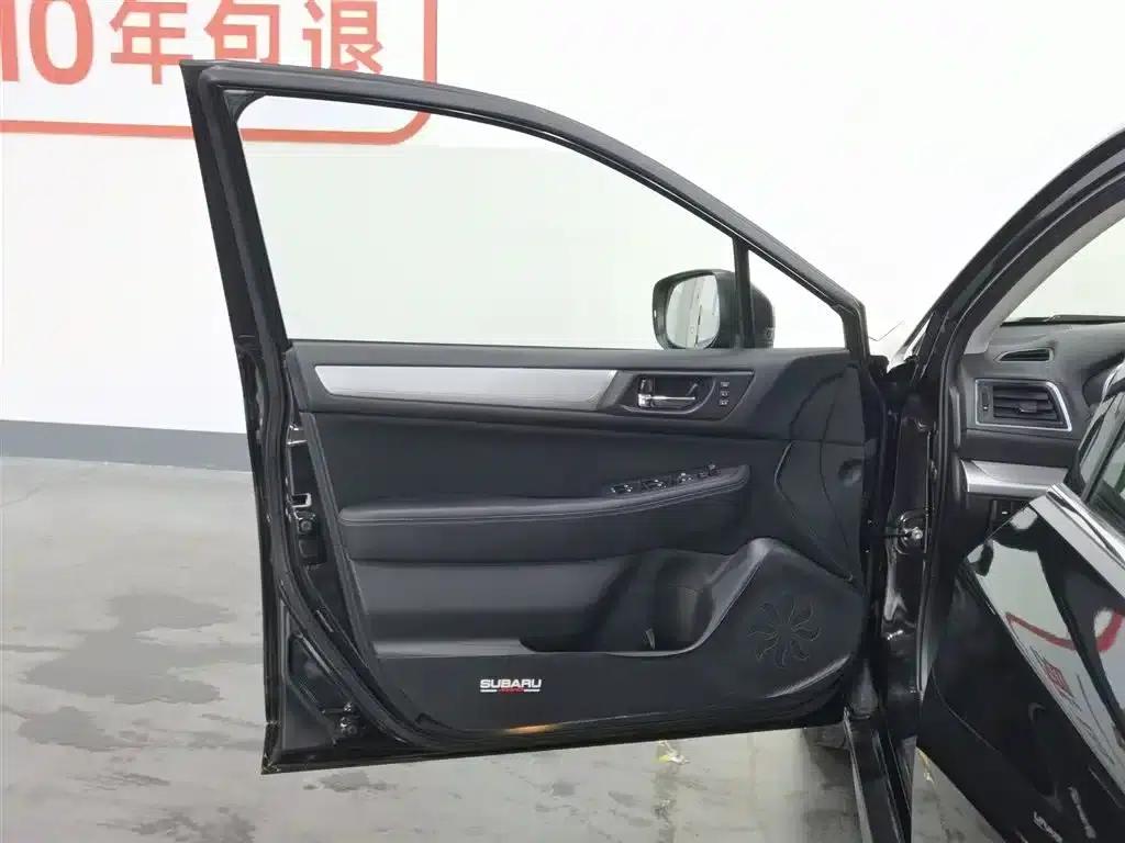 Legacy 2020 Facelift 2.5i AWD Fashion Edition — миниатюра 8