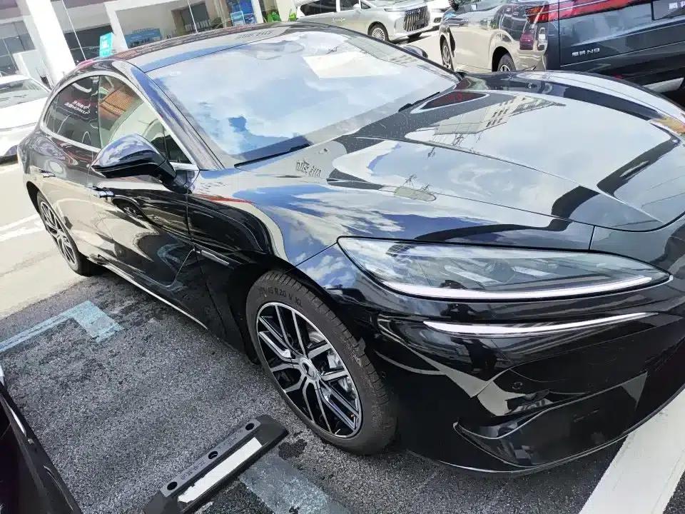 Denza Z9 2024 Model 1100km AWD Max Edition — миниатюра 11