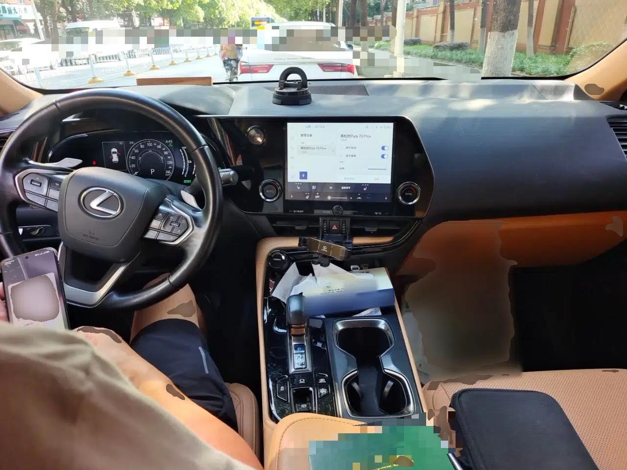 Lexus NX New Energy 2022 400h+ Comfort Edition — миниатюра 9