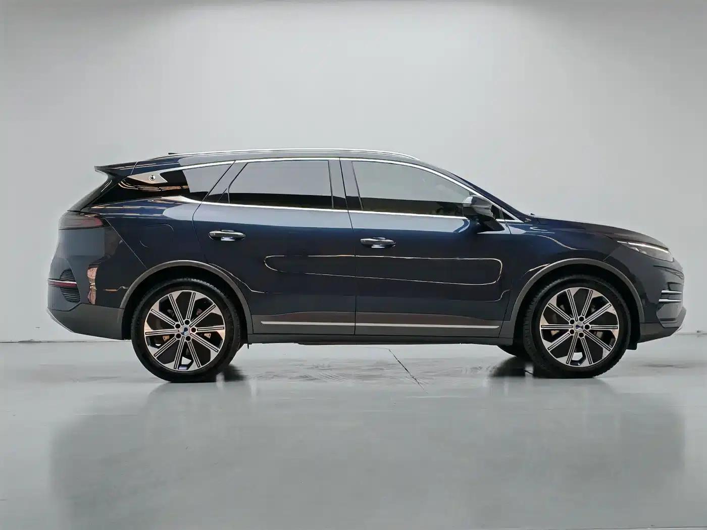 Denza N8 2023 All-Wheel Drive Super Hybrid Flagship Six-Seater Edition — миниатюра 15