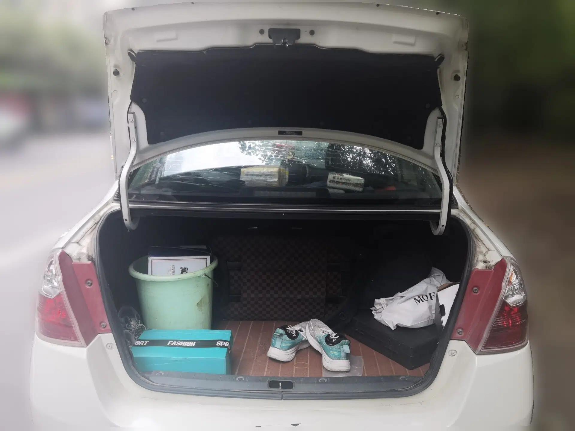 Suzuki Liana A6 2014 Sedan 1.4L Manual Enjoyment Model — миниатюра 19