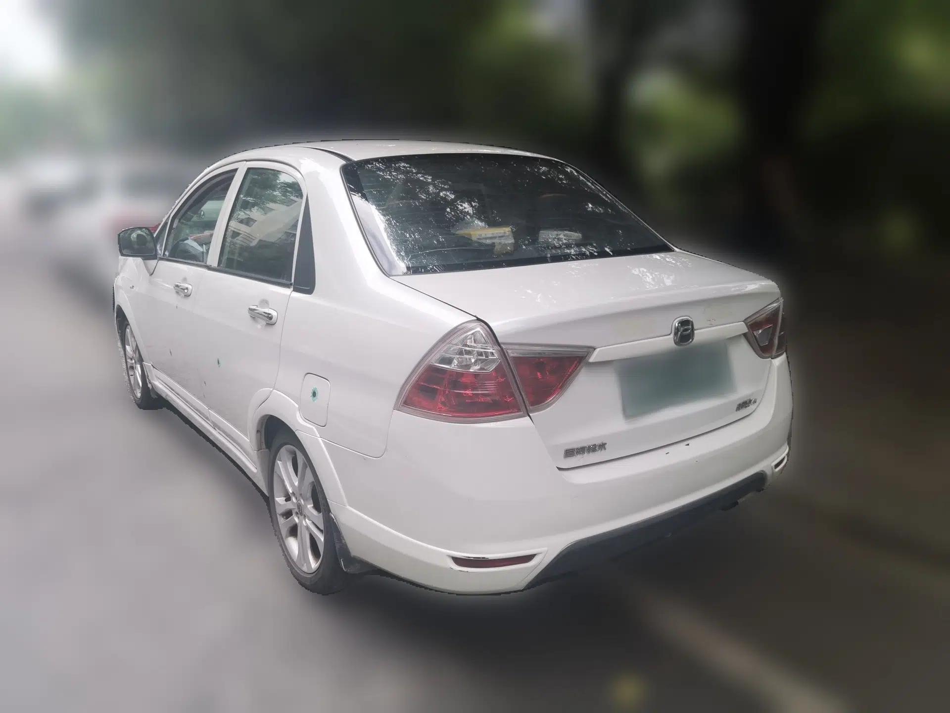 Suzuki Liana A6 2014 Sedan 1.4L Manual Enjoyment Model — миниатюра 4