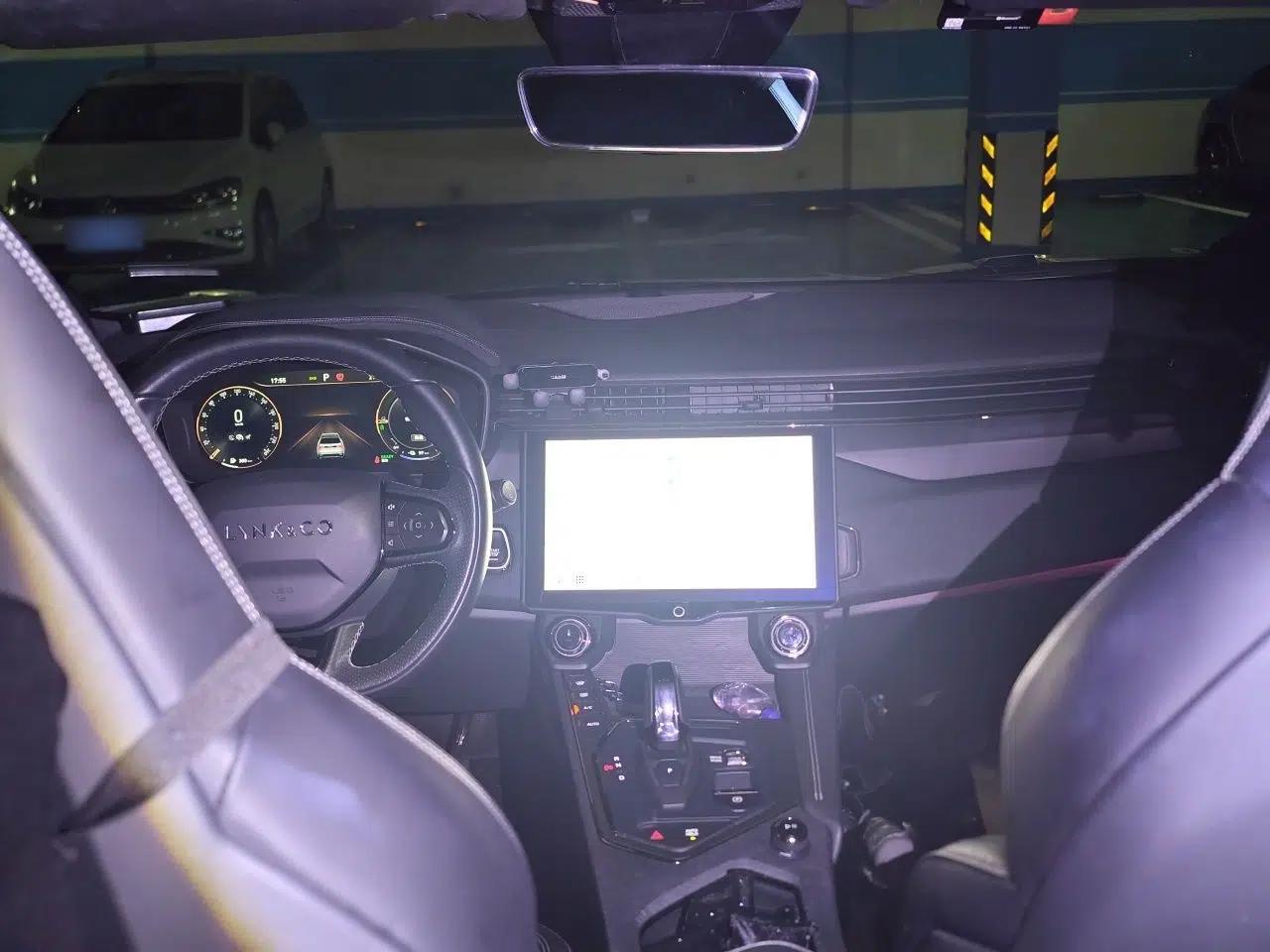 Lynk & Co 01 EM-P 2021 1.5TD PHEV Halo — миниатюра 9