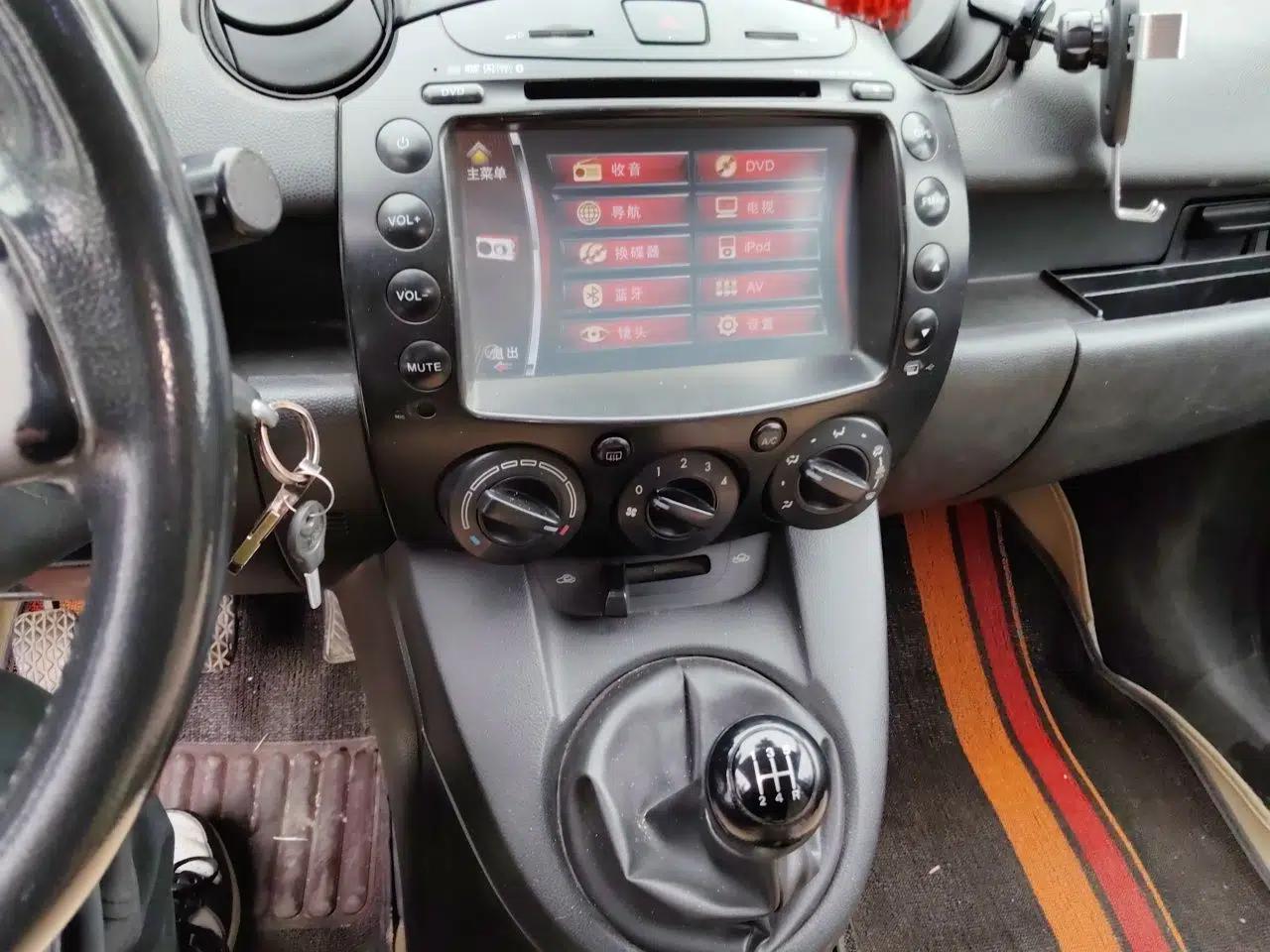 Mazda 2 2009 1.5L Manual Value Edition — миниатюра 13