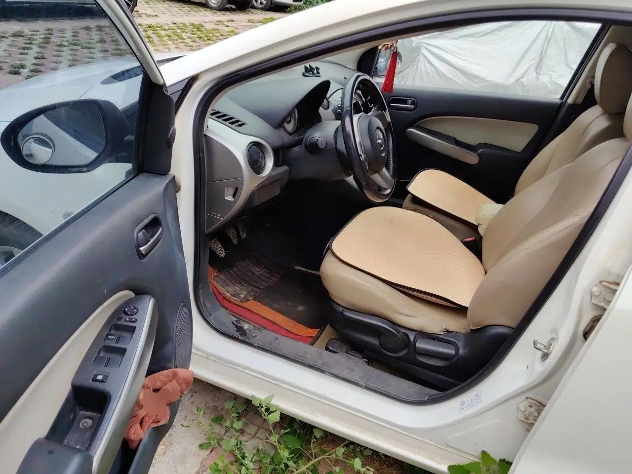 Mazda 2 2009 1.5L Manual Value Edition — миниатюра 16