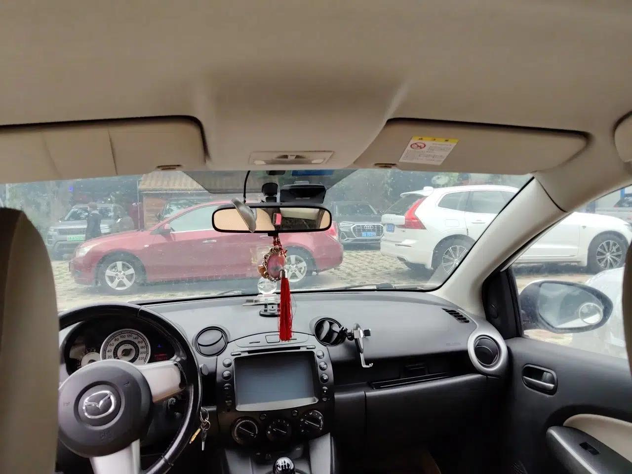 Mazda 2 2009 1.5L Manual Value Edition — миниатюра 18
