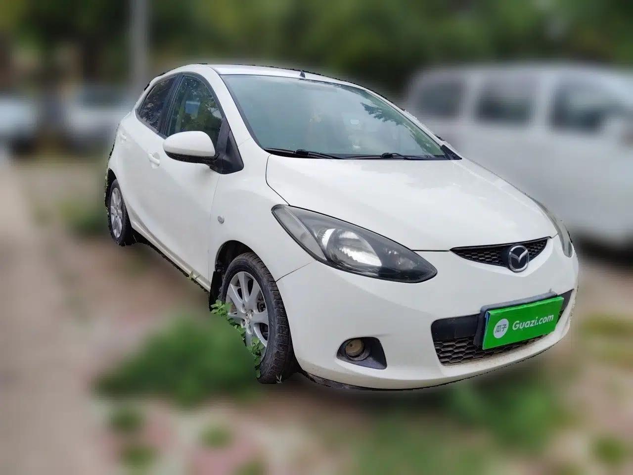 Mazda 2 2009 1.5L Manual Value Edition — миниатюра 3