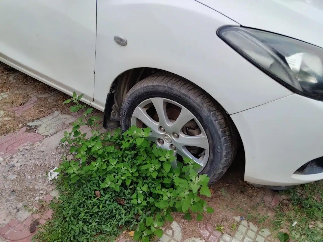 Mazda 2 2009 1.5L Manual Value Edition — миниатюра 8