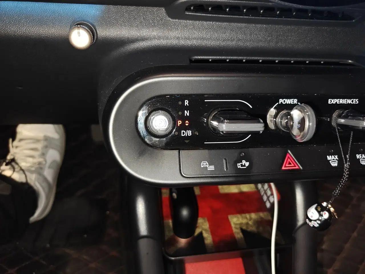 MINI Electric COOPER 2024 456km COOPER E Classic Edition — миниатюра 14