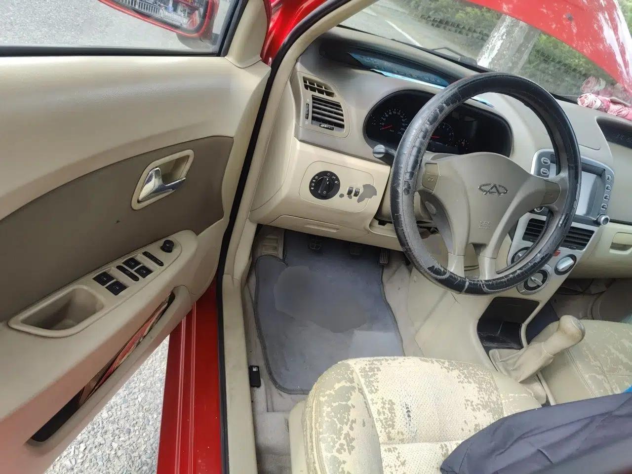 Chery Fengyun 2 2010 Hatchback 1.5L Ambition Model — миниатюра 16