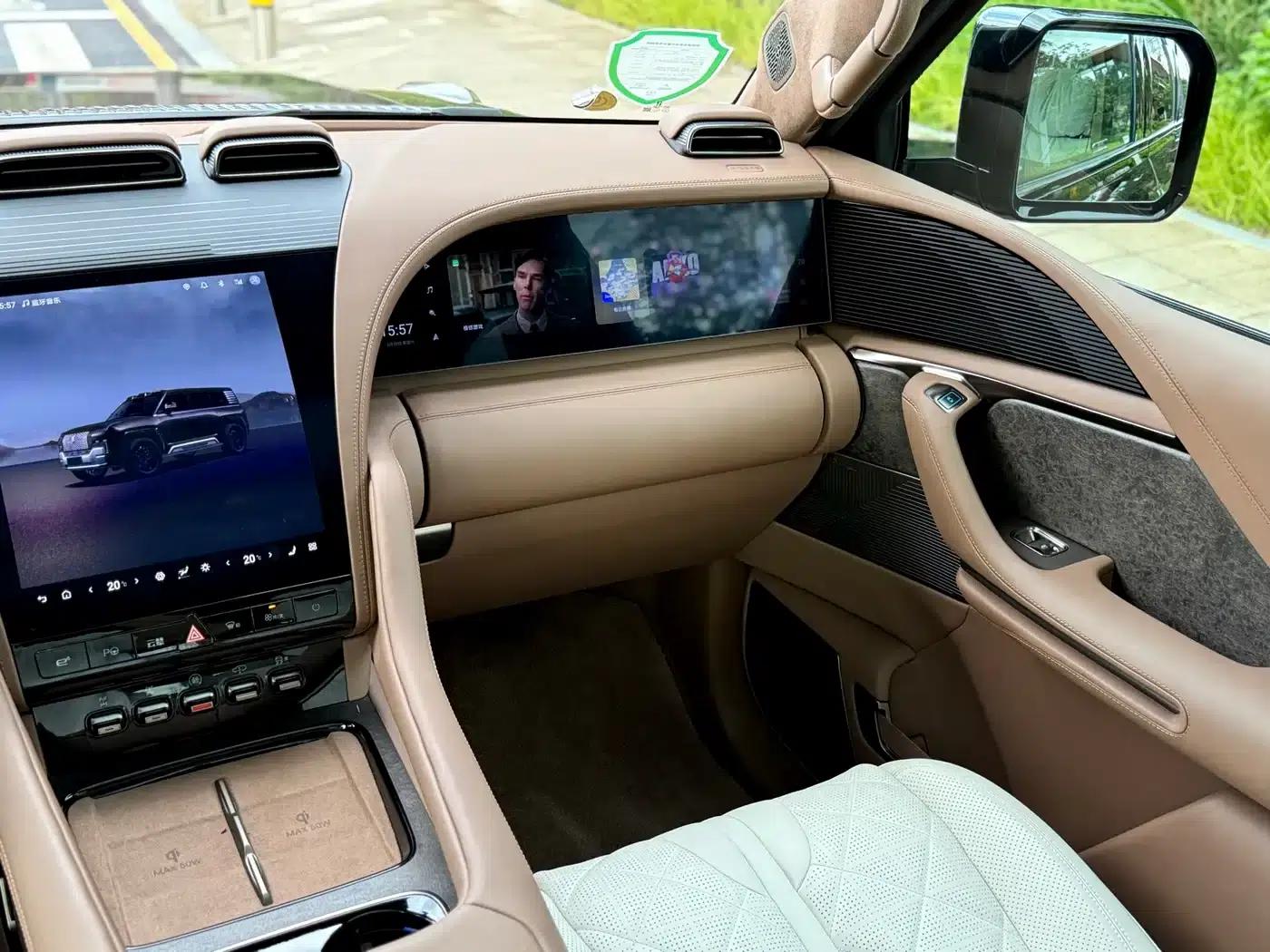 Looking up at the 2023 U8 Luxury Edition — миниатюра 18