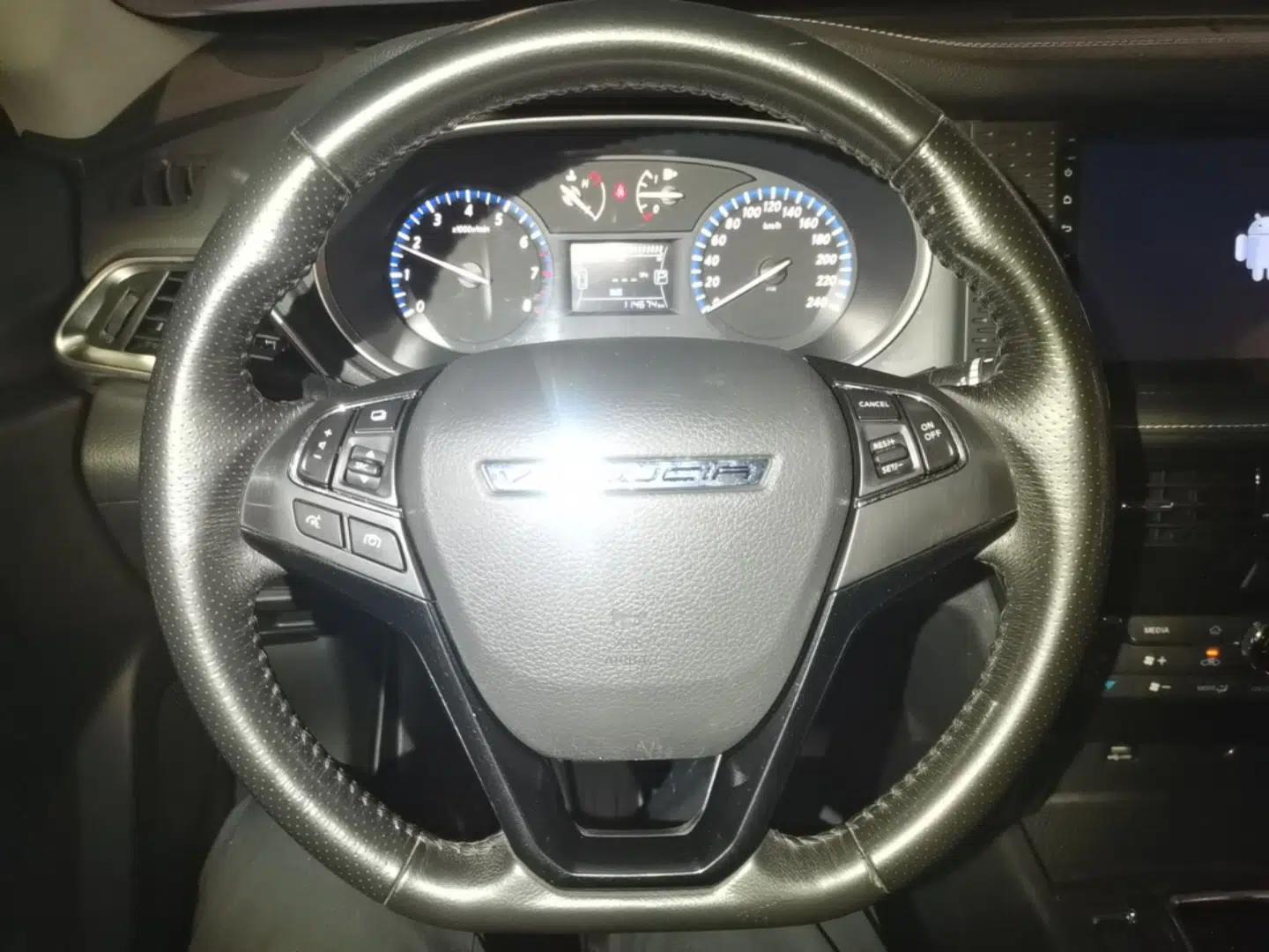 Venucia T90 2017 2.0L CVT Smart Edition — миниатюра 13