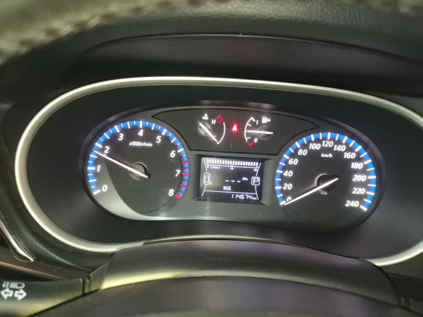 Venucia T90 2017 2.0L CVT Smart Edition — миниатюра 14