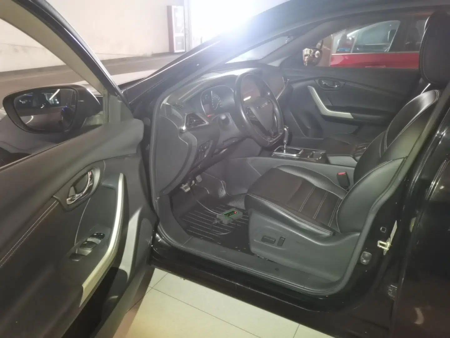 Venucia T90 2017 2.0L CVT Smart Edition — миниатюра 18