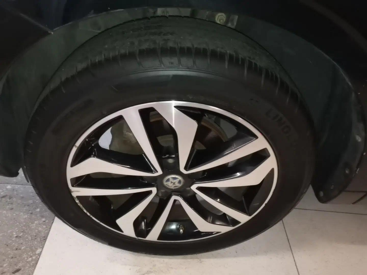 Venucia T90 2017 2.0L CVT Smart Edition — миниатюра 10