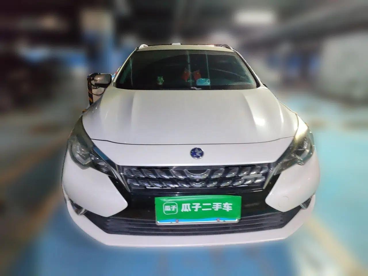 Venucia T90 2017 2.0L CVT Leading Edition — миниатюра 2