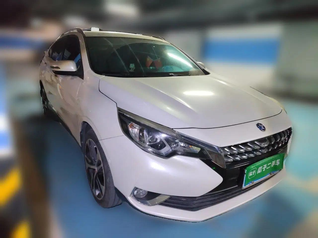 Venucia T90 2017 2.0L CVT Leading Edition — миниатюра 3