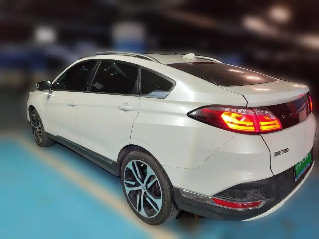 Venucia T90 2017 2.0L CVT Leading Edition — миниатюра 4