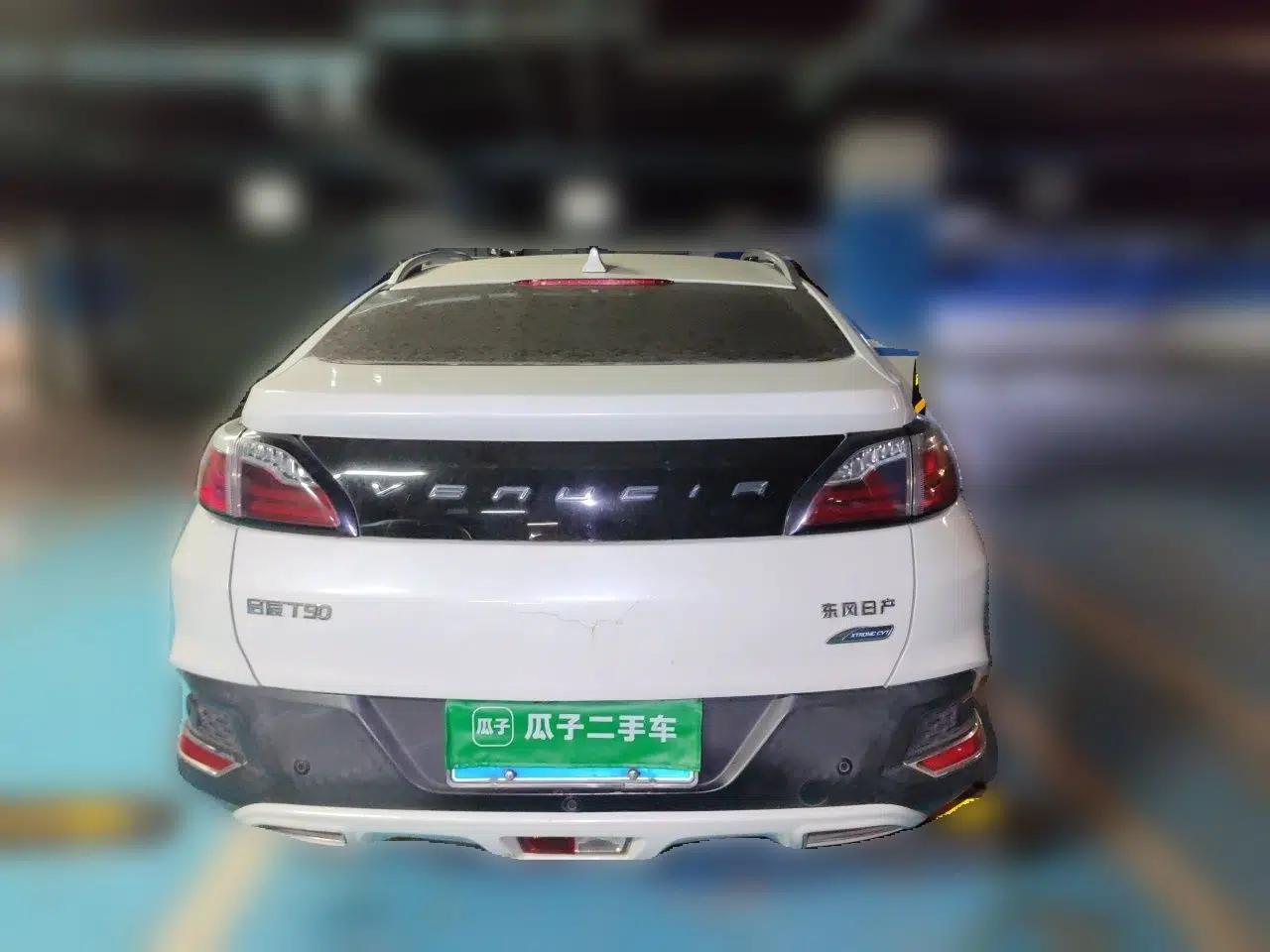 Venucia T90 2017 2.0L CVT Leading Edition — миниатюра 5