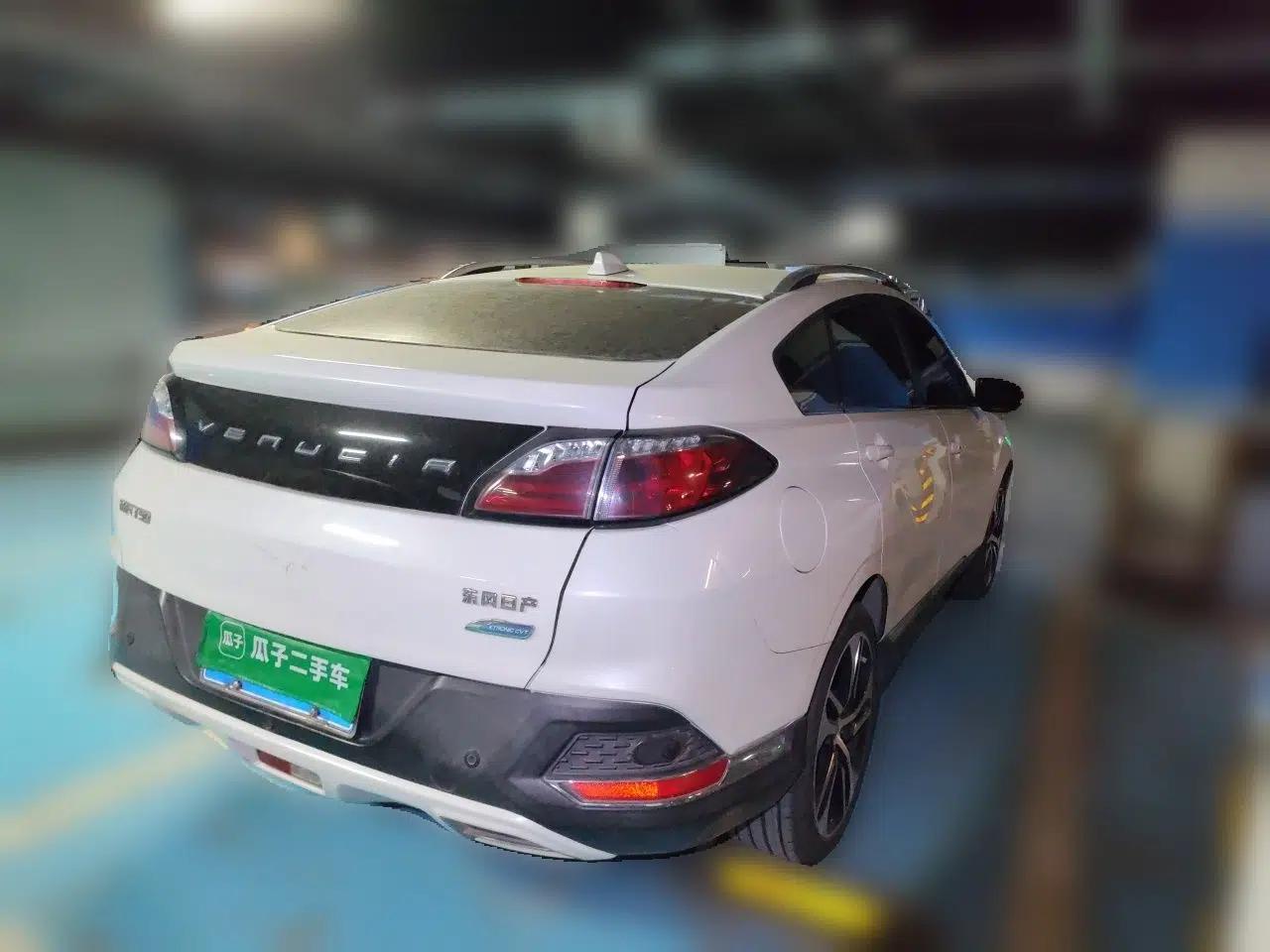 Venucia T90 2017 2.0L CVT Leading Edition — миниатюра 6