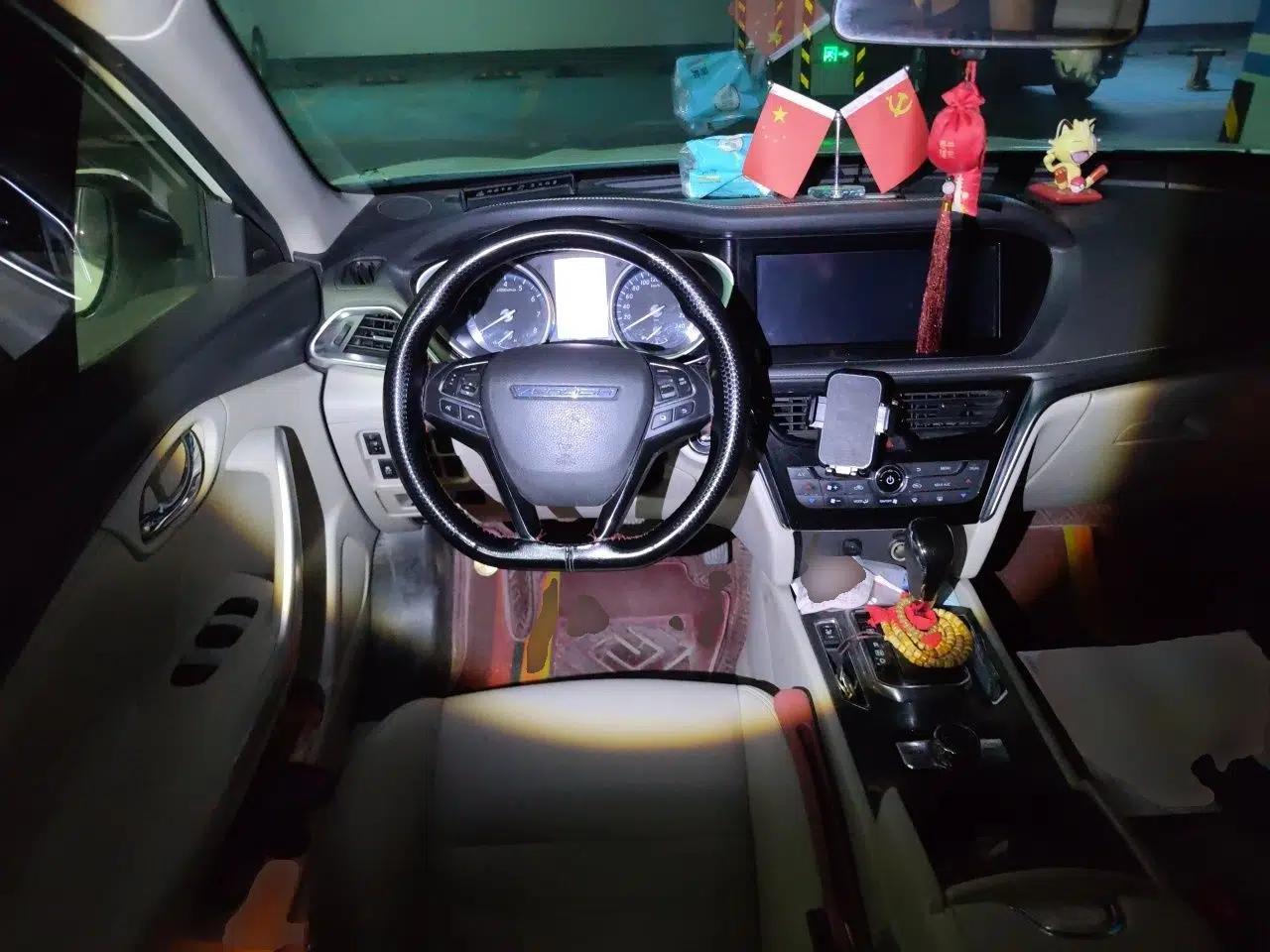 Venucia T90 2017 2.0L CVT Leading Edition — миниатюра 10