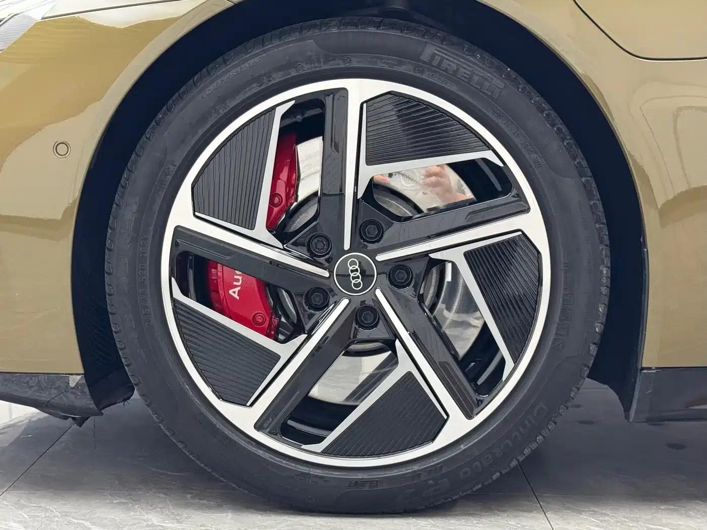 Audi RS e-tron GT 2023 Base Model — миниатюра 22