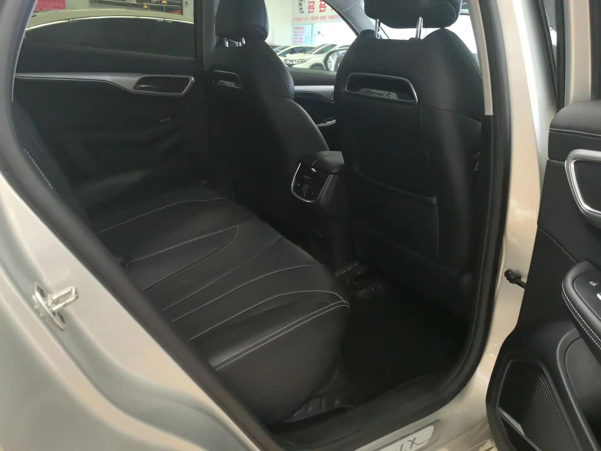 Roewe MARVEL X 2018 Rear-Drive Model — миниатюра 21