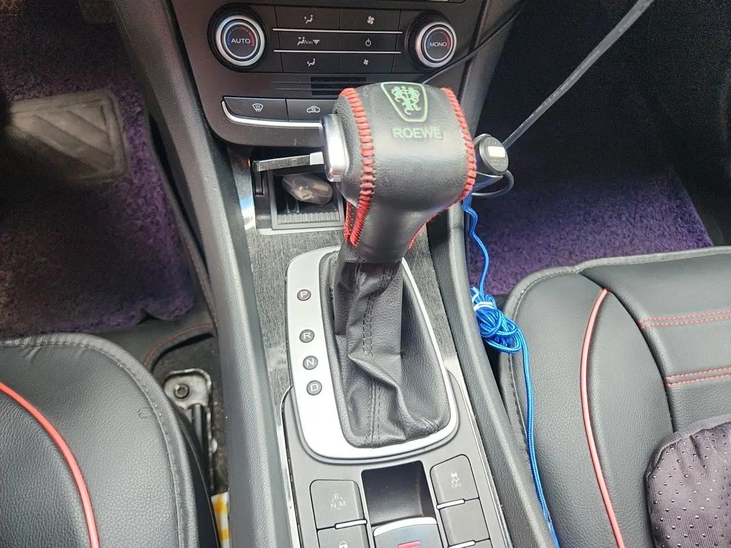 Roewe e550 2016 Deluxe Edition — миниатюра 14