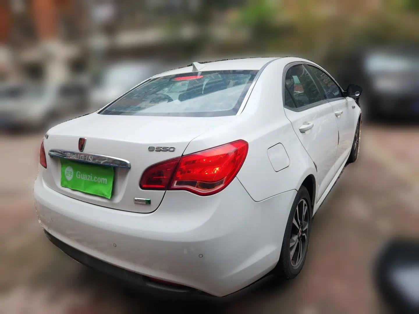 Roewe e550 2016 Deluxe Edition — миниатюра 6