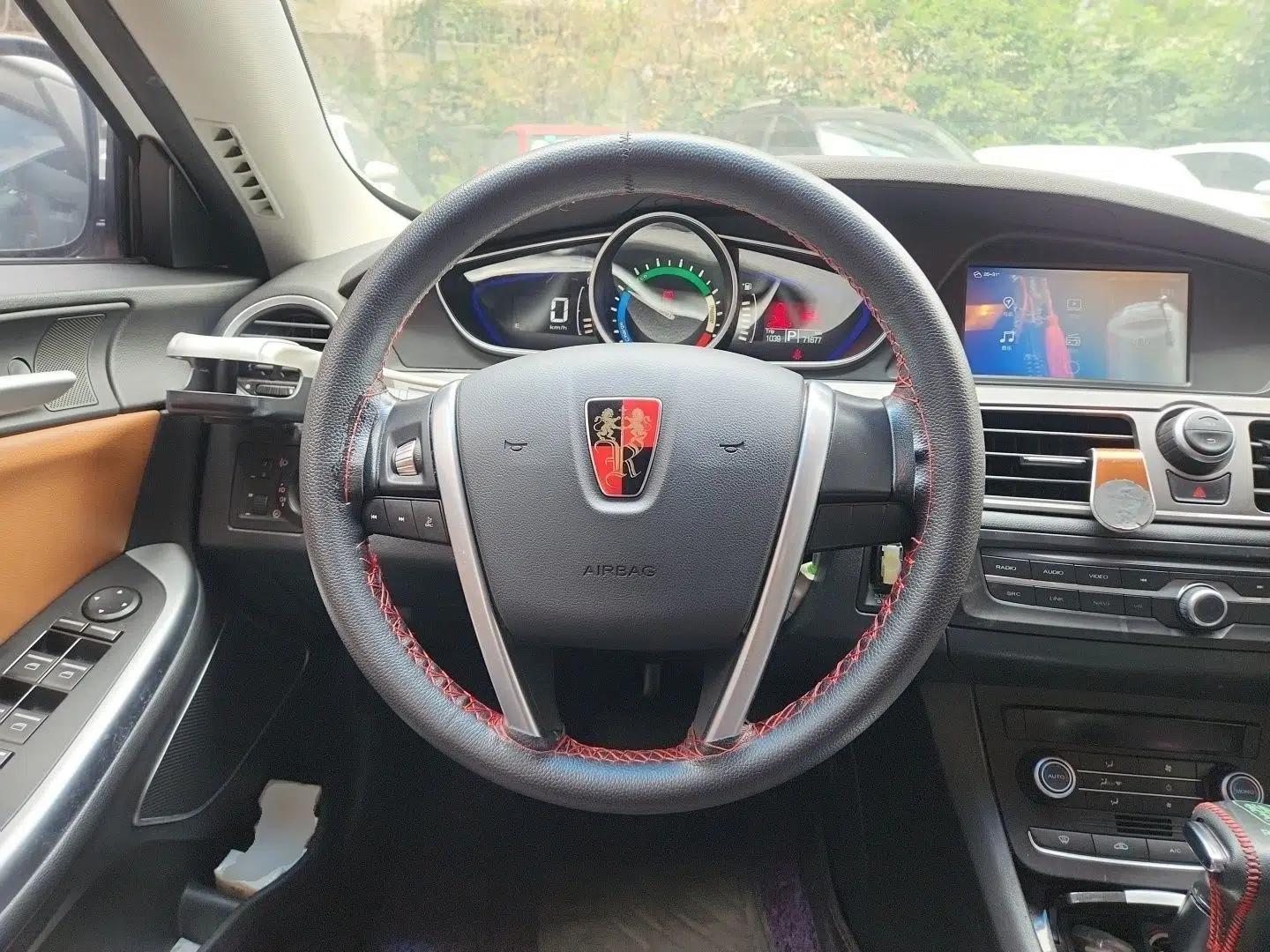 Roewe e550 2016 Deluxe Edition — миниатюра 10