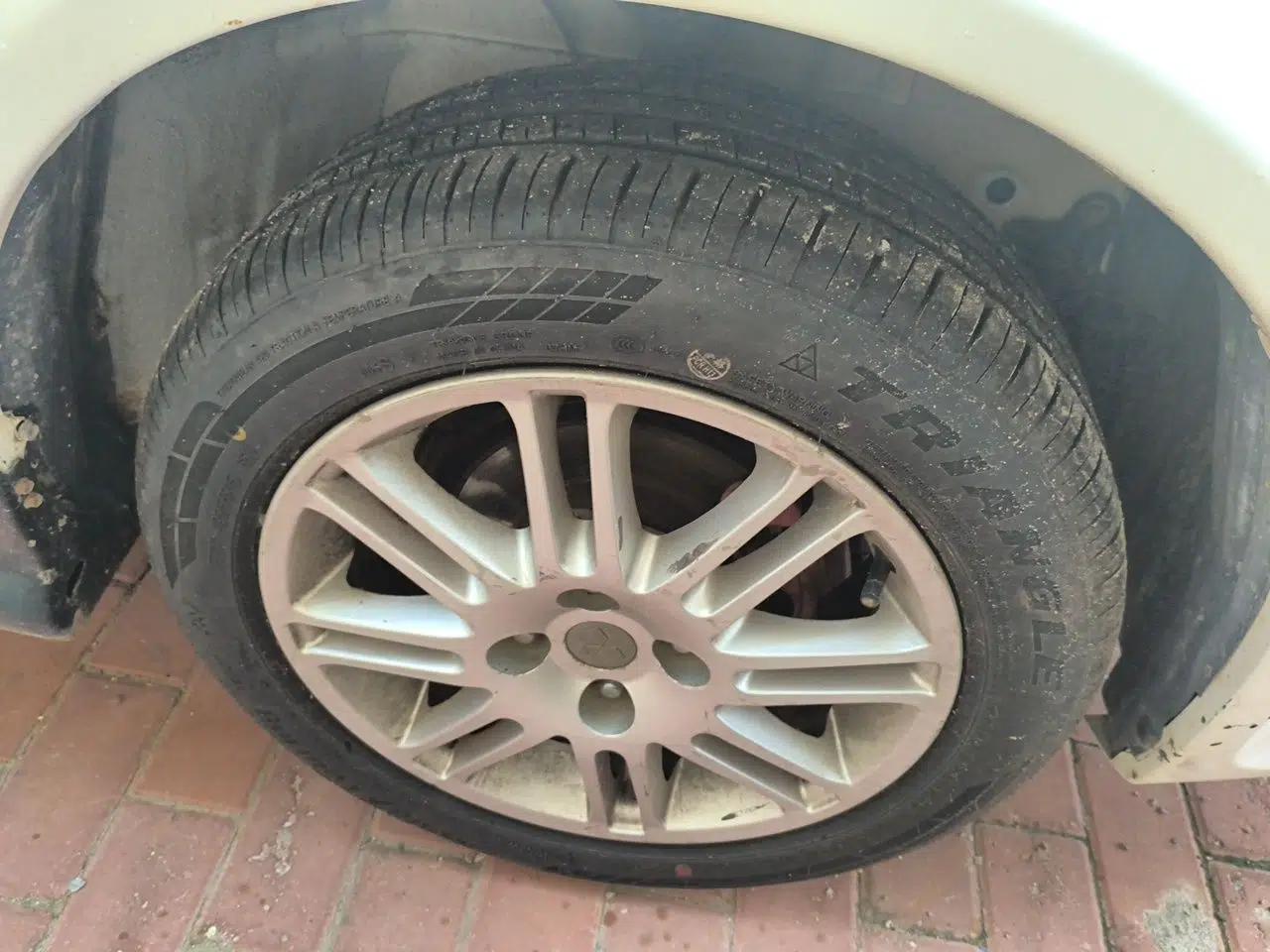 Mitsubishi LANCER 2012 1.6L Manual Comfort Edition SEi — миниатюра 8