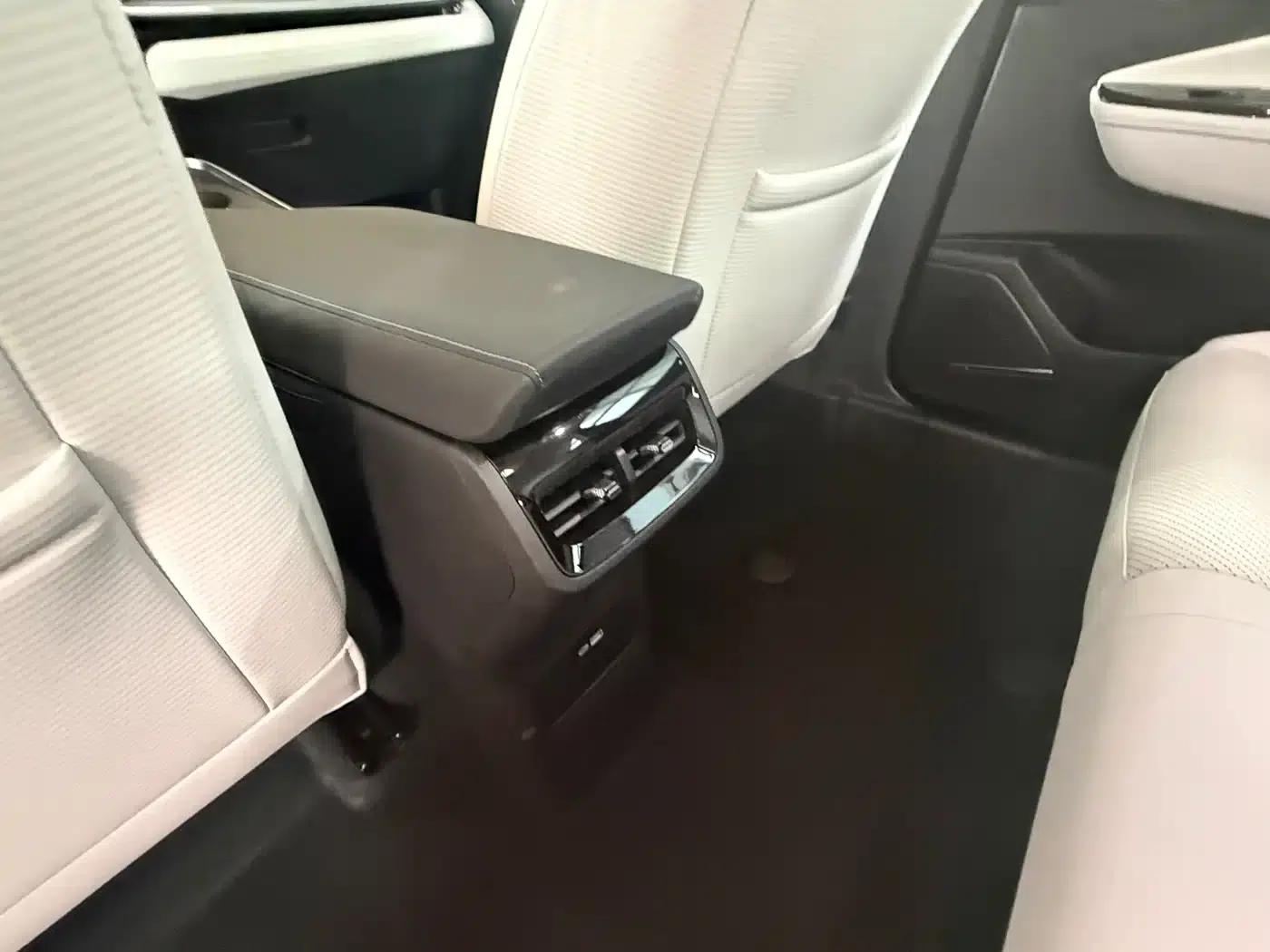Buick E4 2023 Smart Edition — миниатюра 14