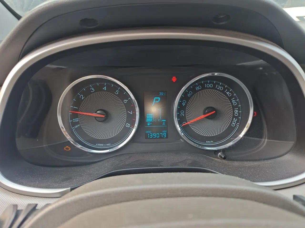 Chevrolet Lova RV 2016 1.5L Automatic Comfort Edition — миниатюра 11