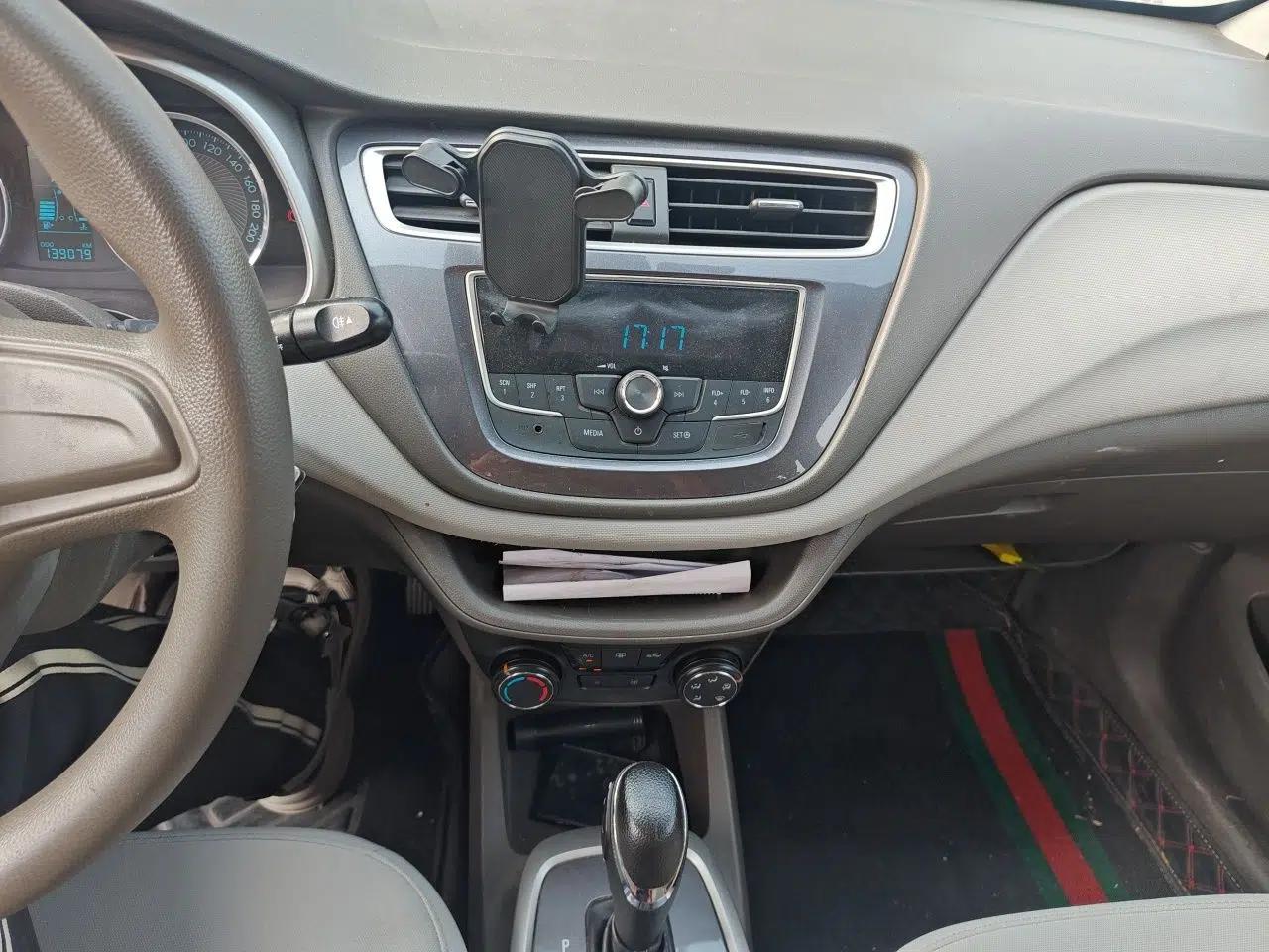Chevrolet Lova RV 2016 1.5L Automatic Comfort Edition — миниатюра 13