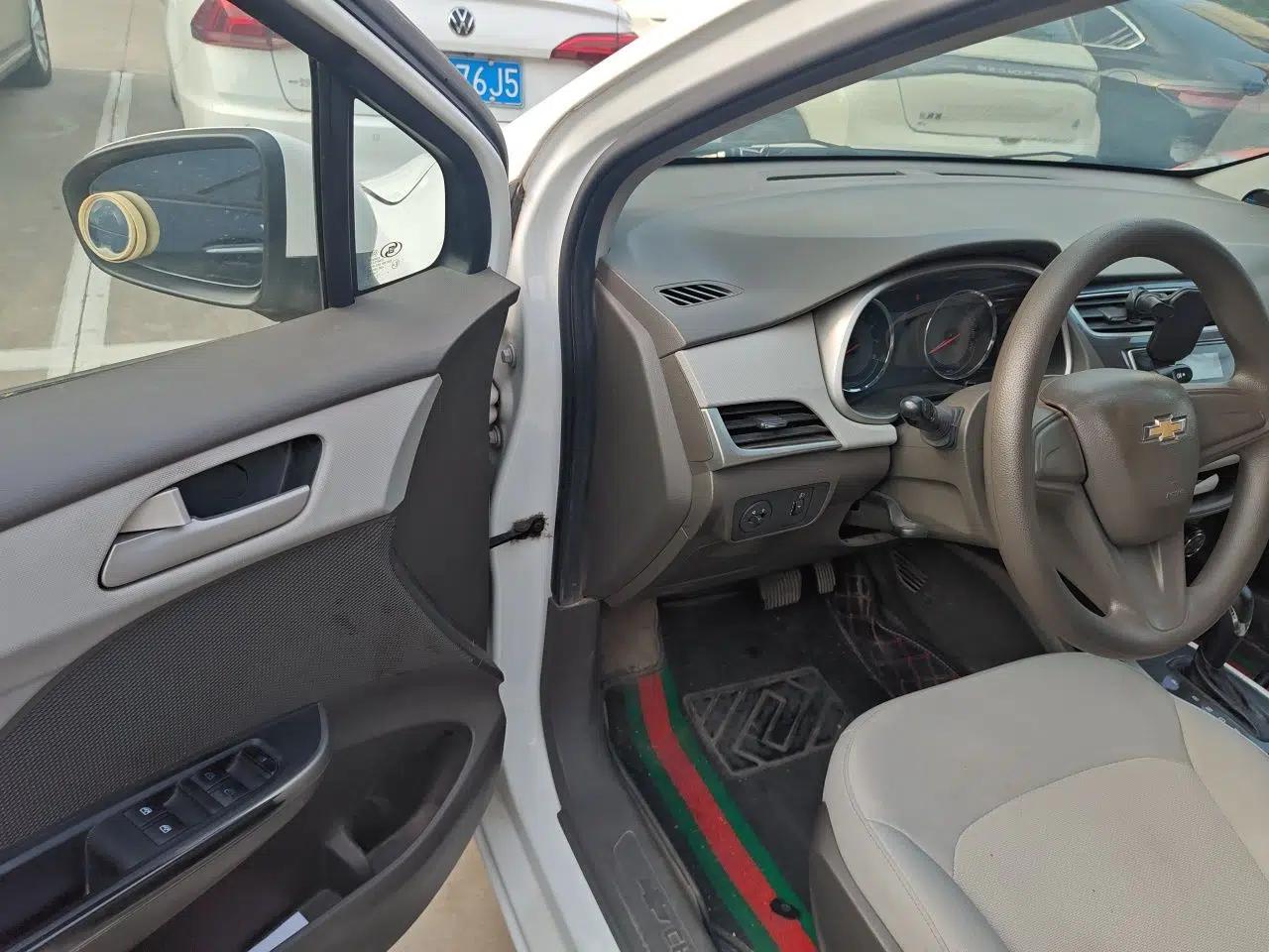 Chevrolet Lova RV 2016 1.5L Automatic Comfort Edition — миниатюра 16