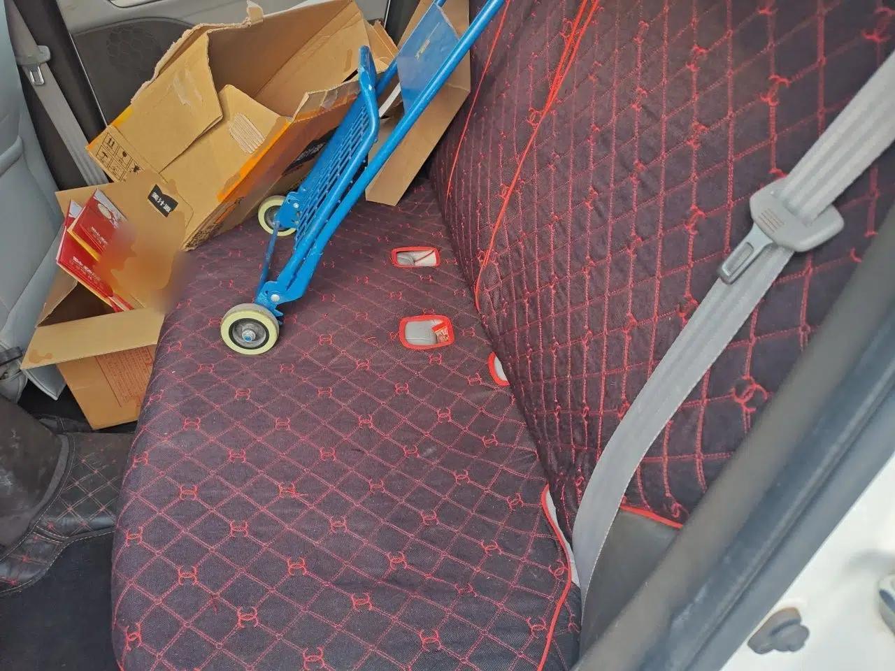 Chevrolet Lova RV 2016 1.5L Automatic Comfort Edition — миниатюра 17