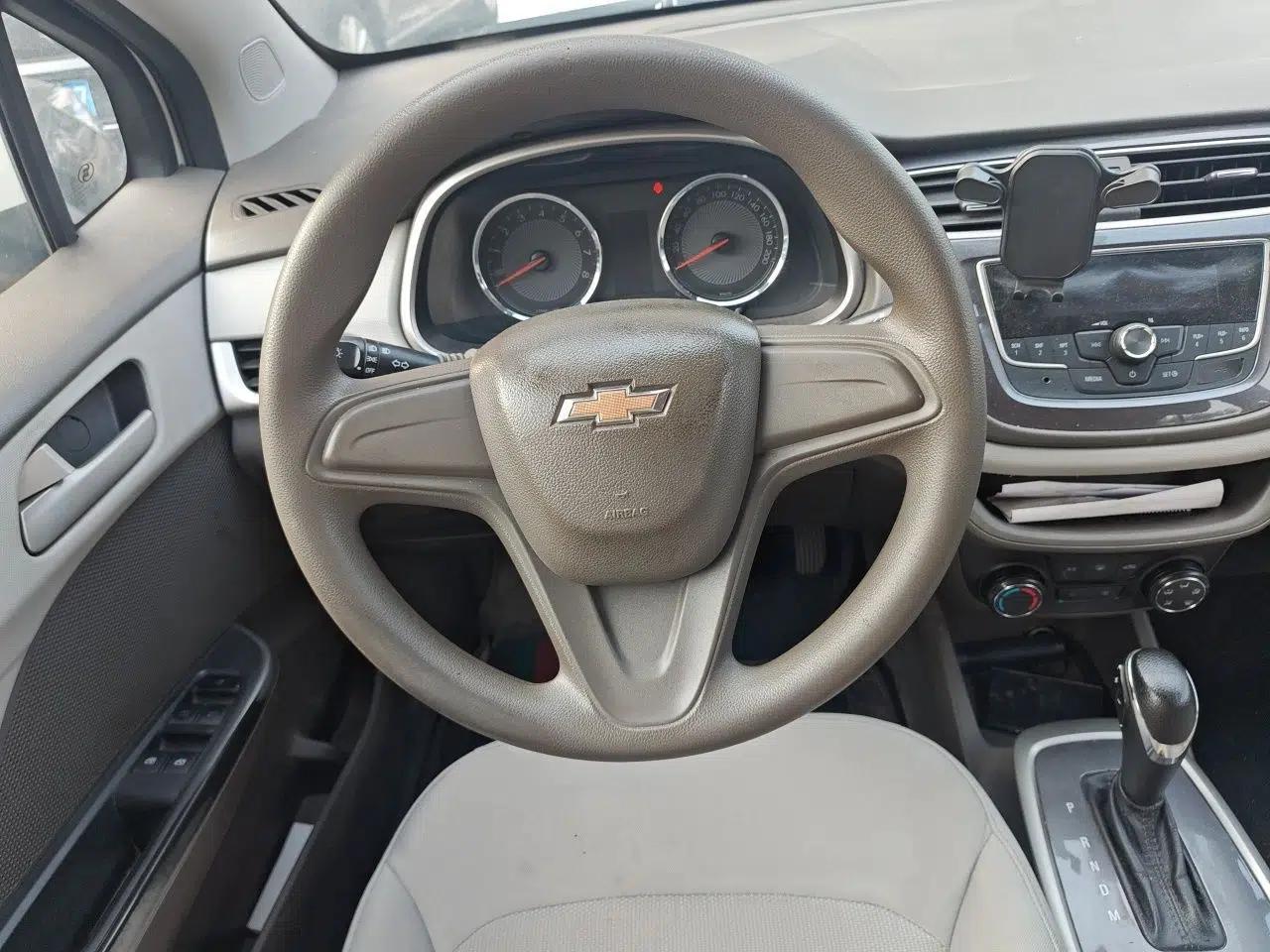 Chevrolet Lova RV 2016 1.5L Automatic Comfort Edition — миниатюра 10